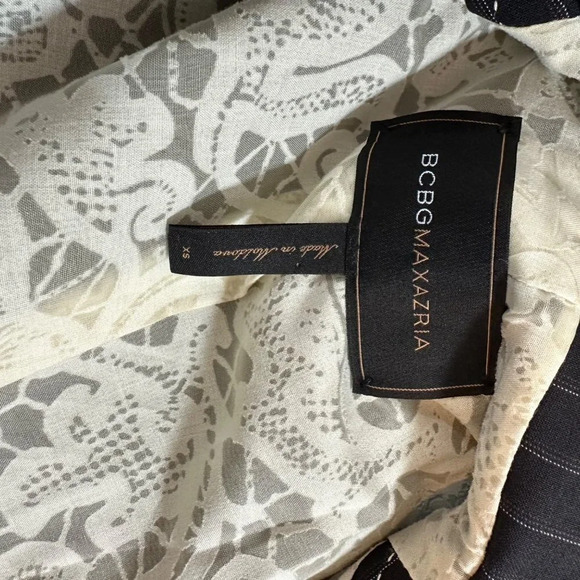 BCBGMAXAZRIA Black Striped Blazer‎ Jacket XS - Picture 4 of 5